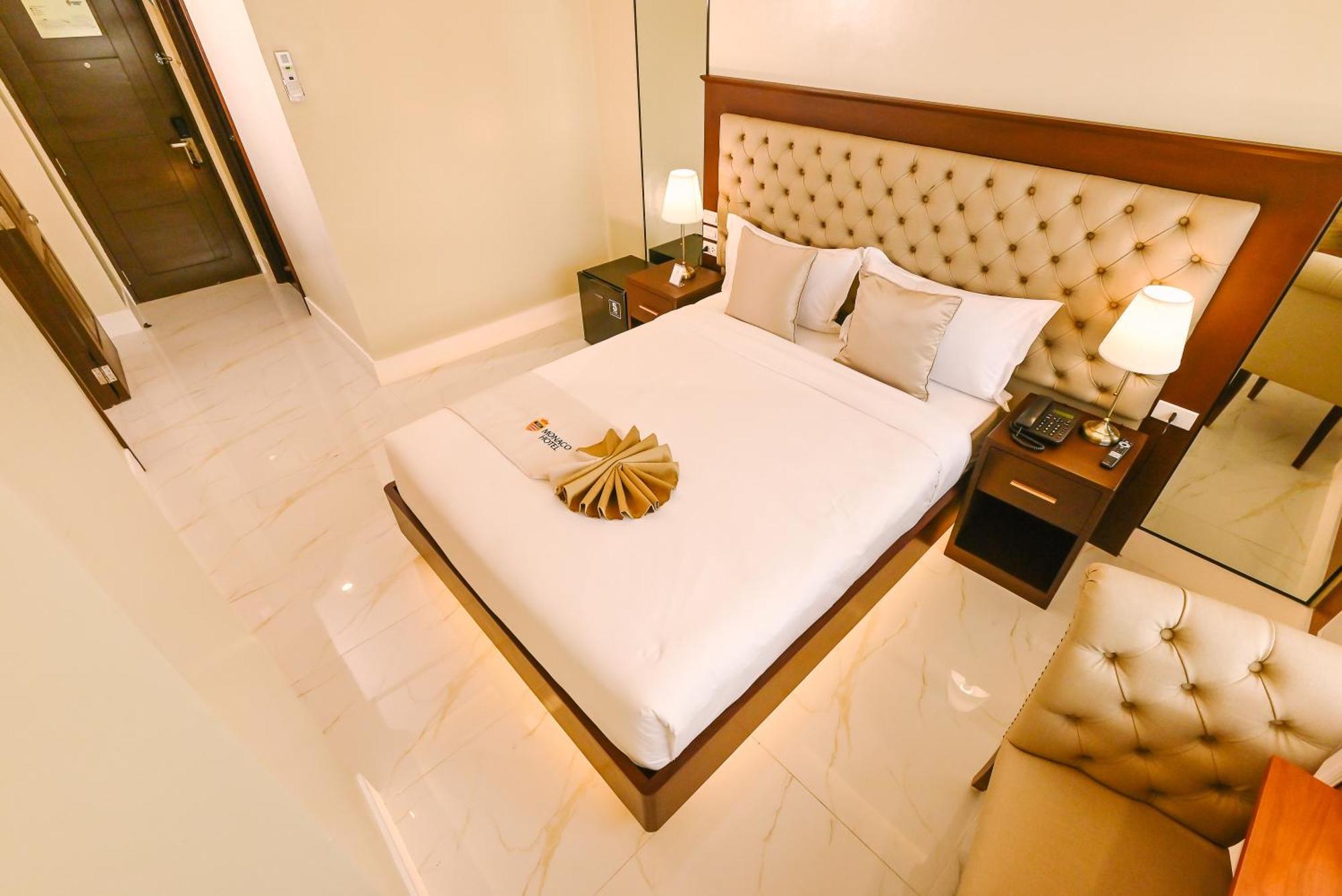 Monaco Hotel Taytay  ภายนอก รูปภาพ