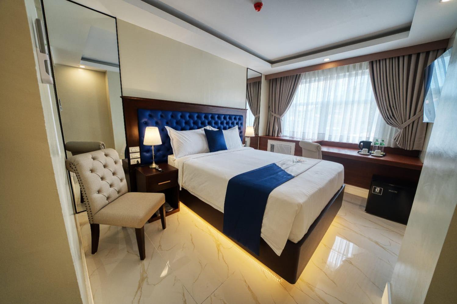 Monaco Hotel Taytay  ภายนอก รูปภาพ